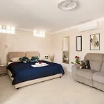 Apartman By The For 2