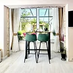 By The For 2 Apartman