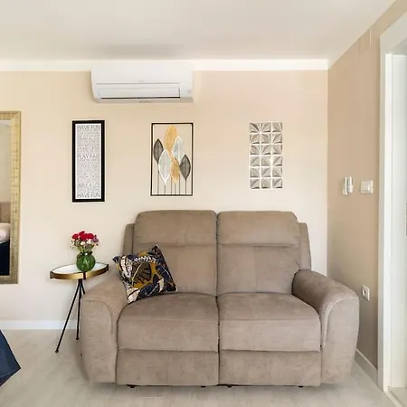 Appartement By The For 2 Cavtat