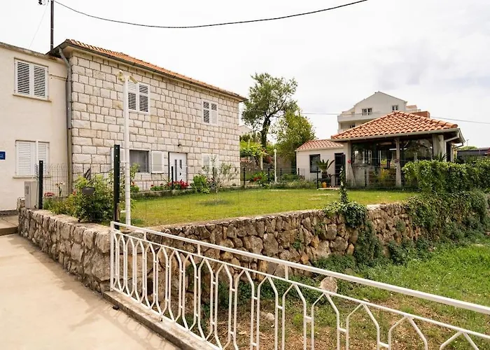 By The For 2 Appartement