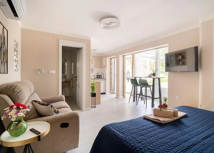 By The For 2 * Cavtat