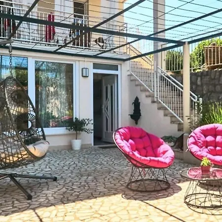 By The For 2 تْسافتات