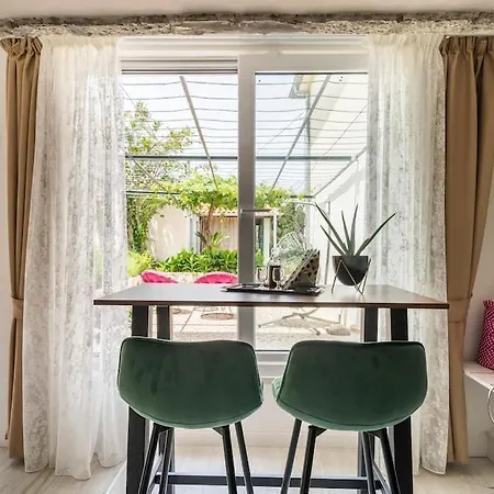 By The For 2 تْسافتات